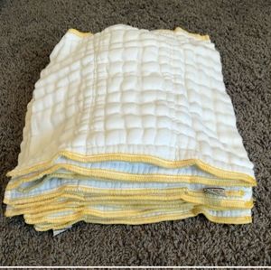 12 prefolds EUC size small// Green Mountain Diapers